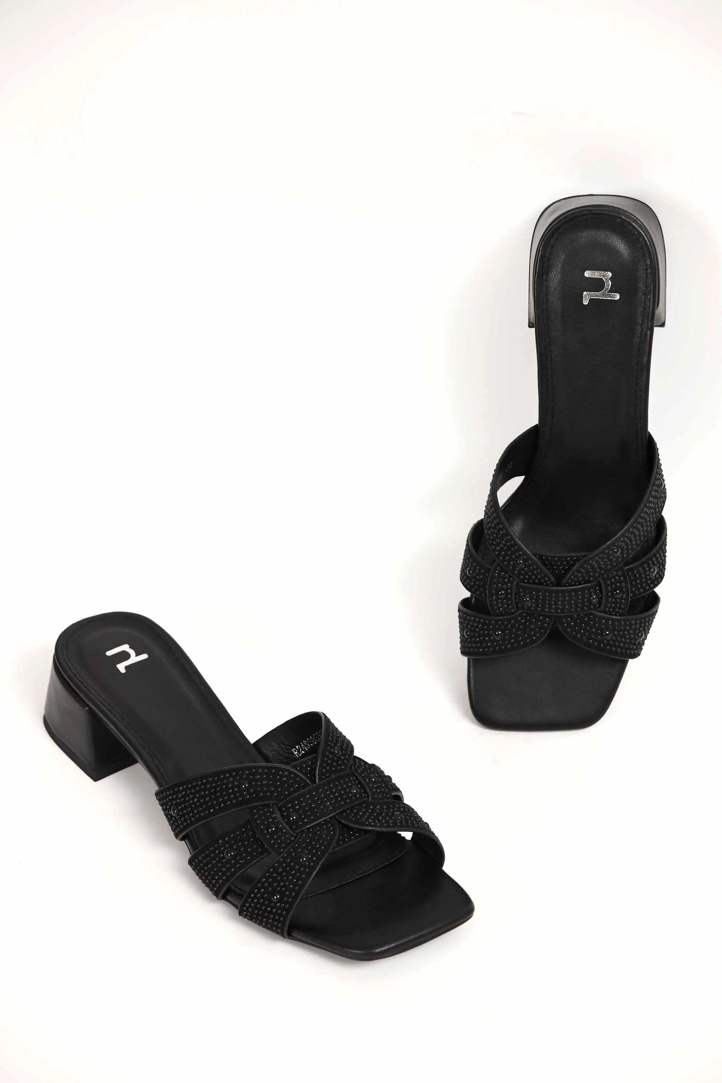 Black Chappal-439082903