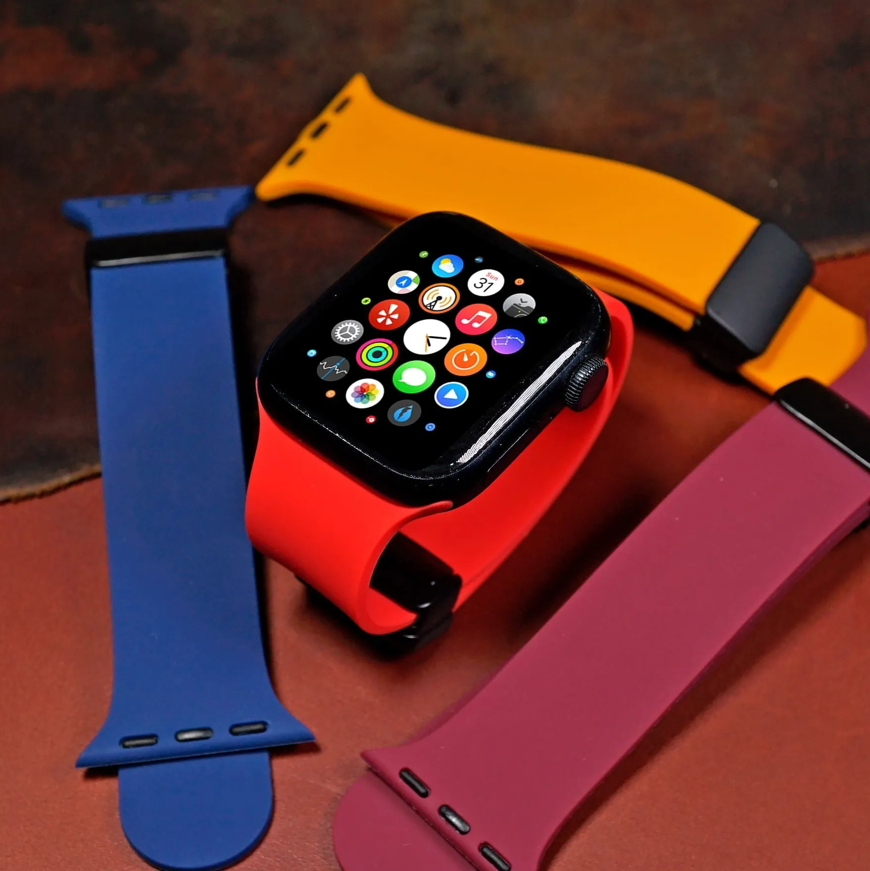 Rubber Strap w/ Clasp in Red (Apple Watch)