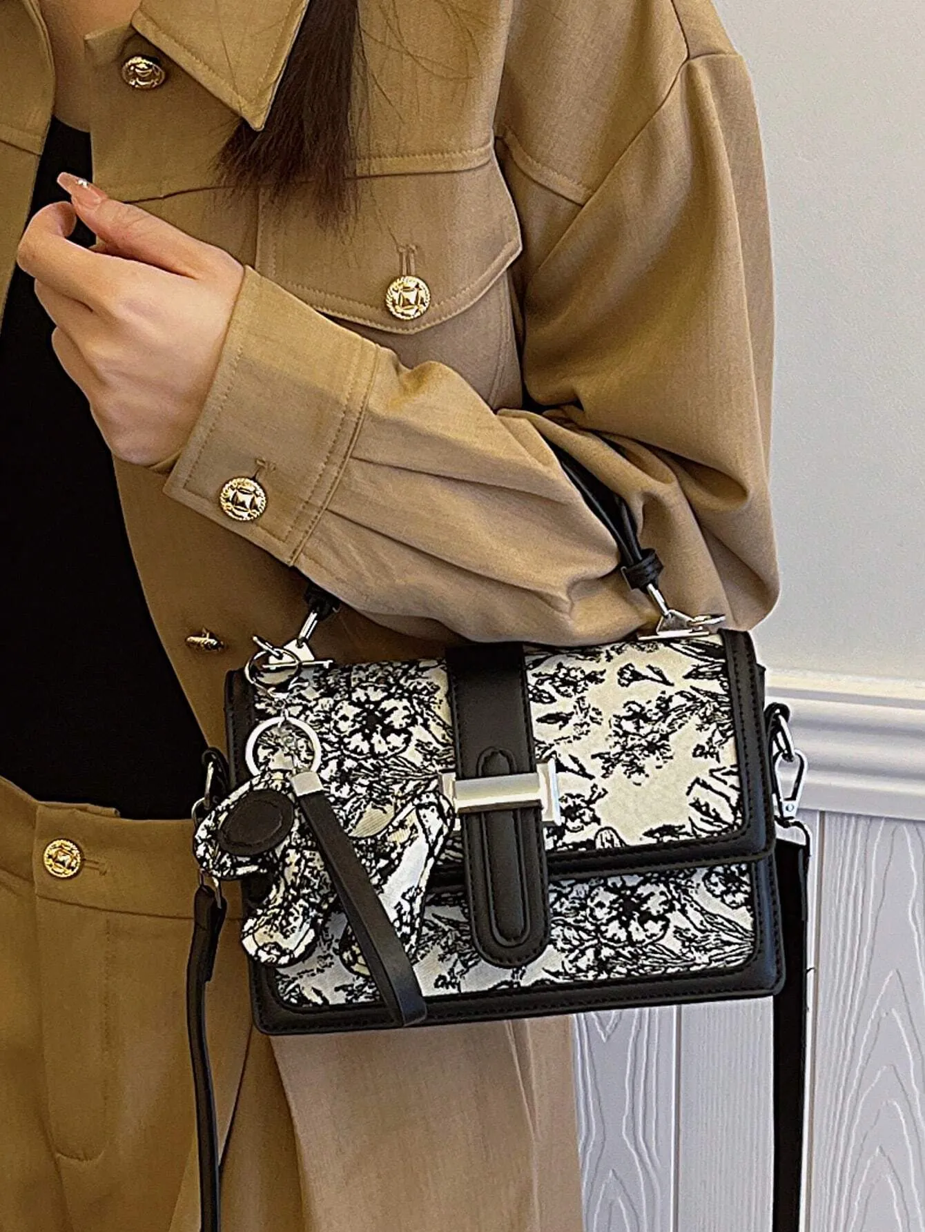 SHEIN Printed Classic Style Double Layer Women's Gift Handheld Mini Square Bag With Strap & Pendant