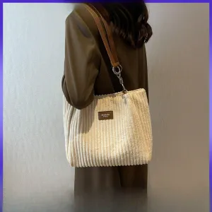 Wholesale Large Capacity Fleece Chain Autumn Trendy Shoulder Bags
