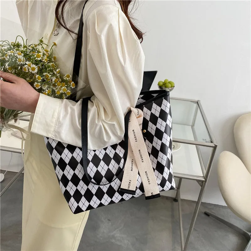 Women's Big Retro Diamond Contrast Large Capacity Shoulder Tote Bag